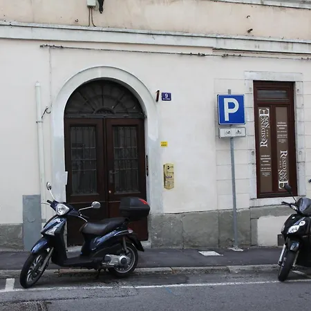 Nove 的里雅斯特